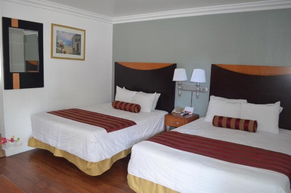 Sunset Motel image 24