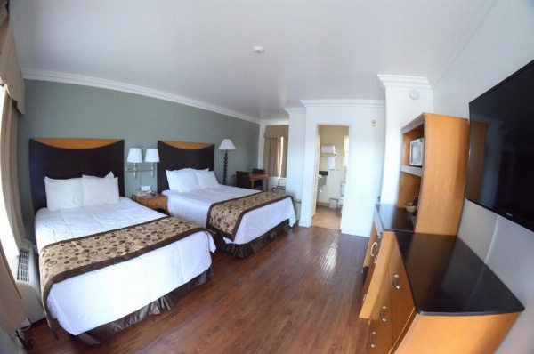 Sunset Motel image 40