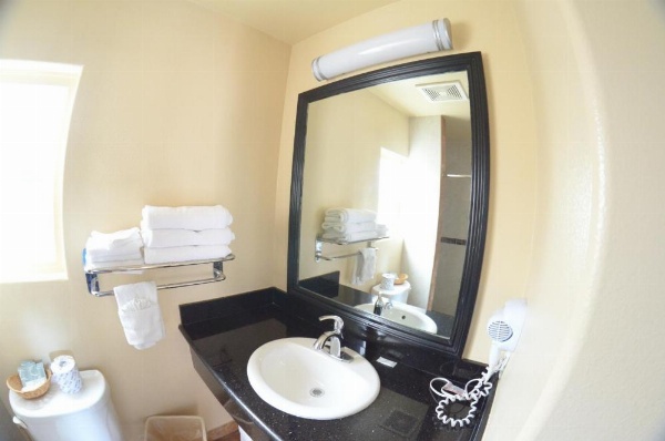 Sunset Motel image 41