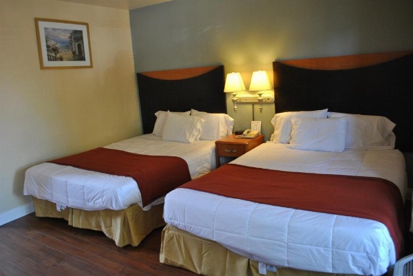 Sunset Motel image 42