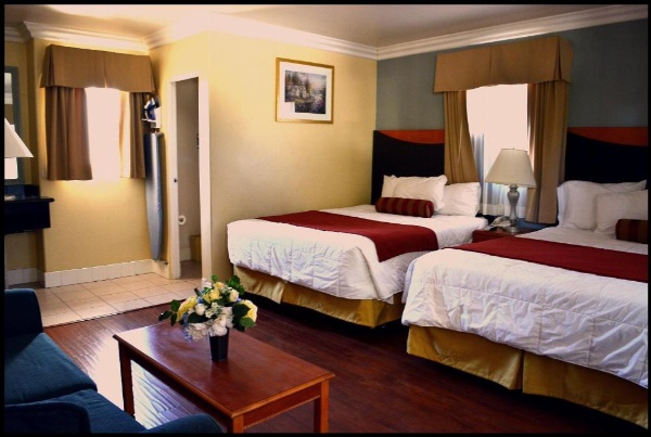 Sunset Motel image 44