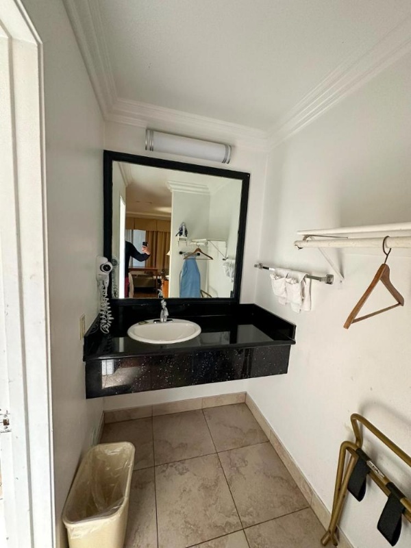 Sunset Motel image 46