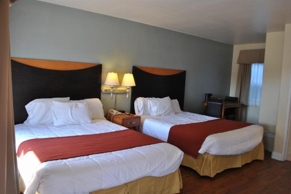 Sunset Motel image 59