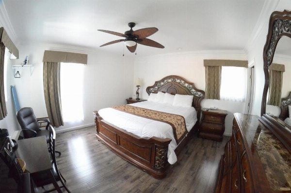 Sunset Motel image 63