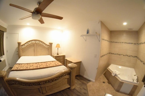 Sunset Motel image 76