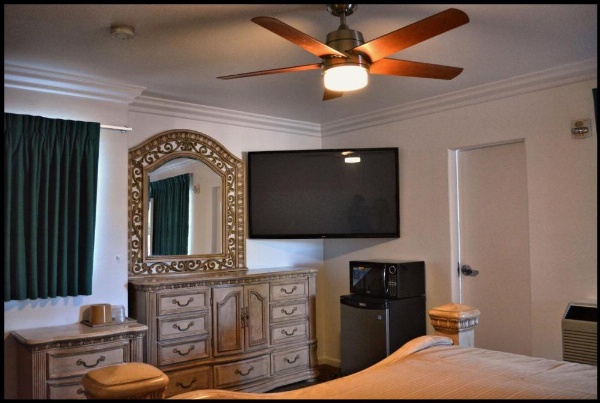 Sunset Motel image 82