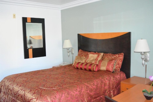 Sunset Motel image 83